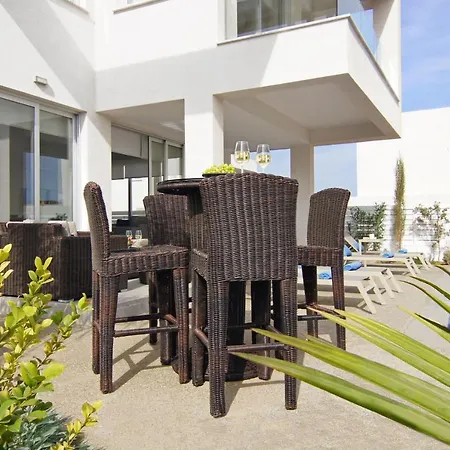Kendra Holiday home *
