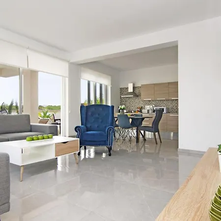 Kendra Holiday home