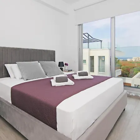 Kendra Holiday home